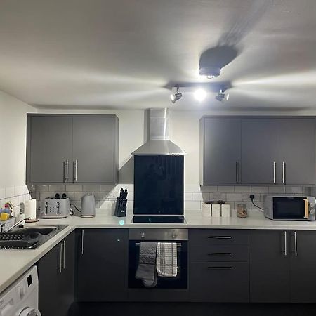 Cedar House - 2 Bed House With Free Parking In Town Centre! By Shortstays4U King's Lynn Bagian luar foto