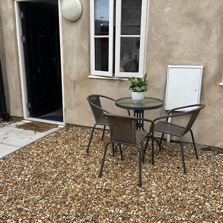 Cedar House - 2 Bed House With Free Parking In Town Centre! By Shortstays4U King's Lynn Bagian luar foto