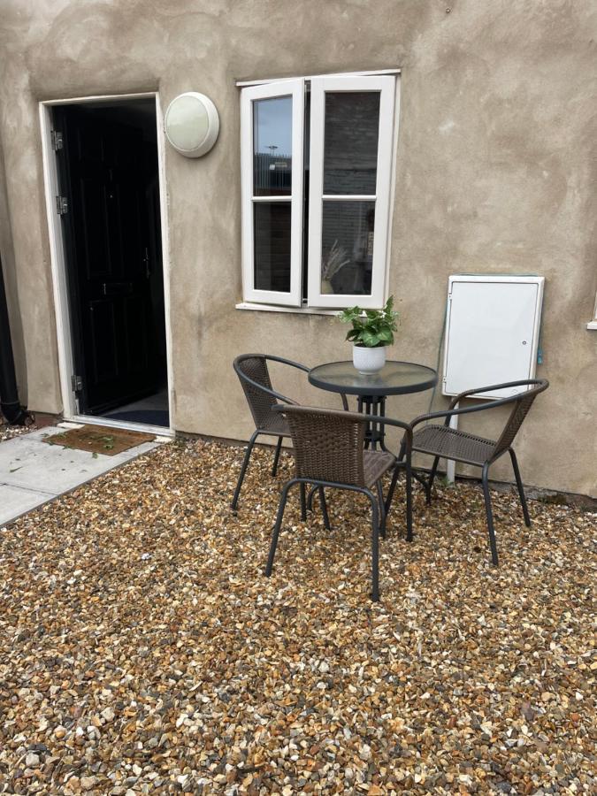 Cedar House - 2 Bed House With Free Parking In Town Centre! By Shortstays4U King's Lynn Bagian luar foto